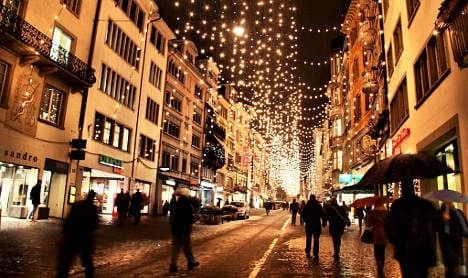 Swiss set to shop abroad for Christmas gifts
