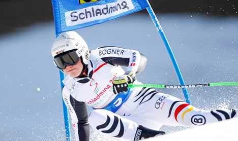 German pushes for giant slalom title