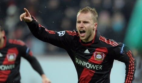 Hooligans break Leverkusen player's nose