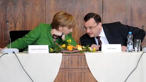 Merkel: no rush for EU fiscal pact Czech signing