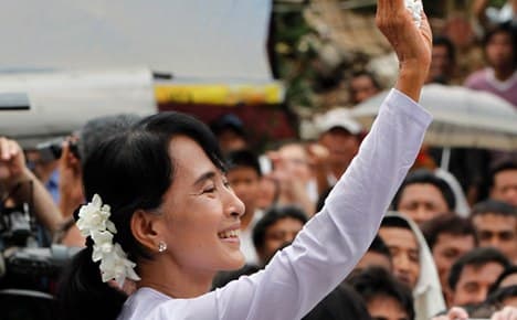 Merkel hails 'democratic election' in Burma