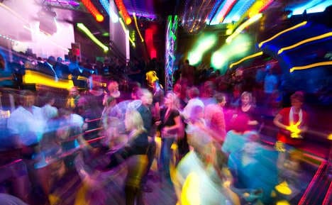 Nightclubs pull plug in license fee protest