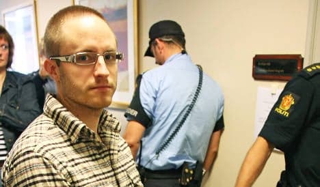 Blogger cleared of cop killer threats