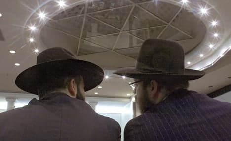 Youths attack rabbi in street for 'being Jewish'