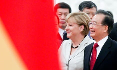 Chinese 'will invest to help boost euro'