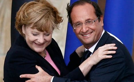 Greece's fate 'hangs on Merkel-Hollande meet'