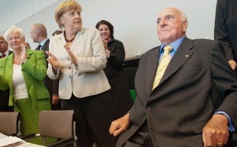 Merkel and Kohl to unite for party and euro