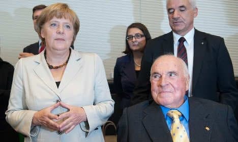 Kohl pays historic visit to conservative MPs
