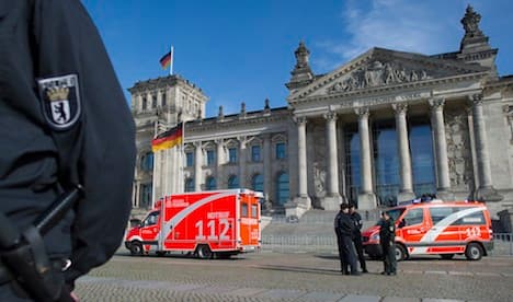 Man dies after setting self on fire at Reichstag