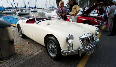 Classic British cars roll to Lake Geneva