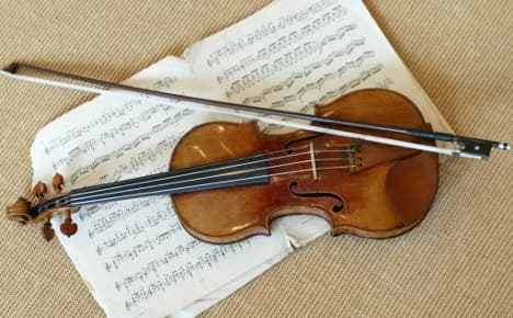 Customs: Your violin back? That'll be $1.5mln