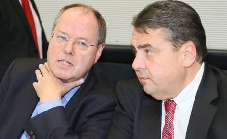 Steinbrück's money 'hurts party's chances'