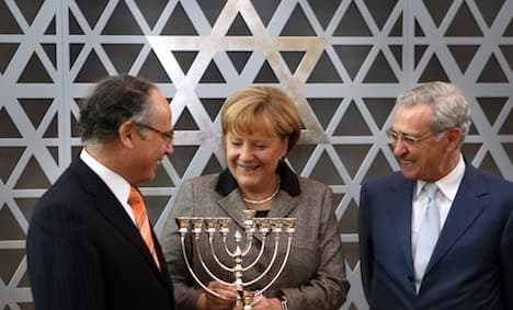 Merkel soothes Jewish ire over circumcision row