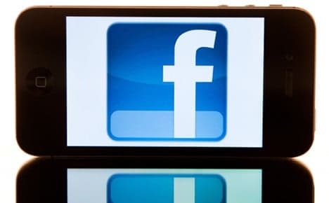 Data official attacks real name Facebook policy