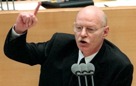 Ex-defence minister and Iraq War opponent dies