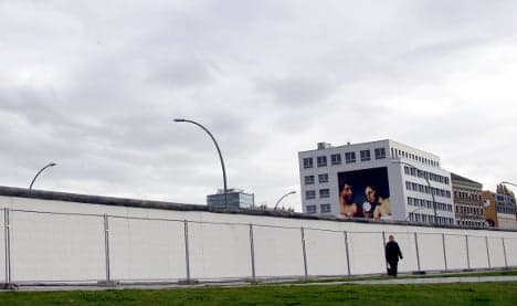 Berlin Wall to get 'West Side Gallery'