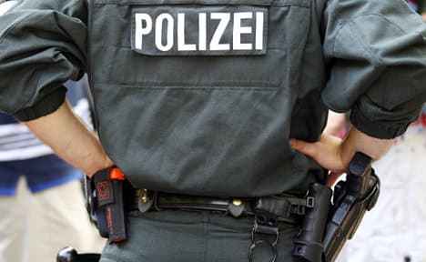 Dawn raids target Rhineland burglary gang