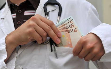 Doctors' group admits widespread corruption
