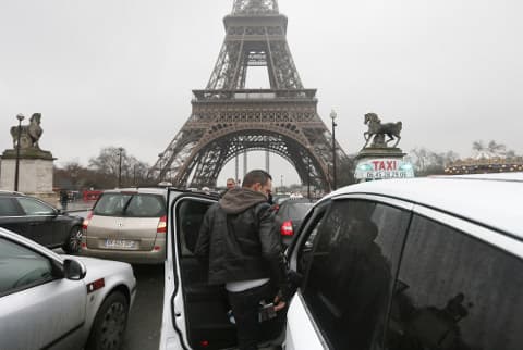 French taxi strike causes traffic chaos
