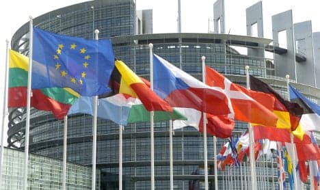 Report: EU civil servants make more than Merkel