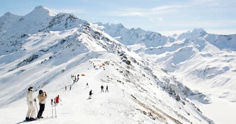 Avalanche kills woman at Valais ski resort
