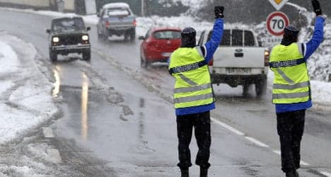Power cuts as snow hits northern France