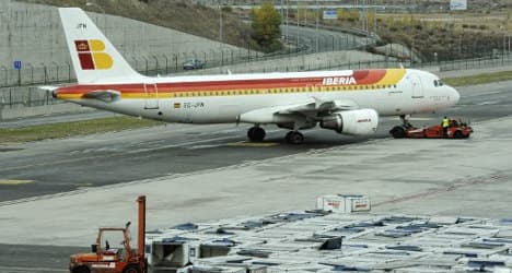 Teen gatecrashers trash plane at Madrid airport