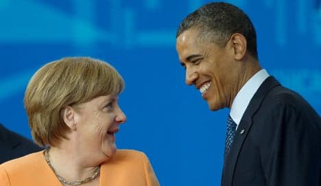 Merkel gave Obamas golf putts and wine