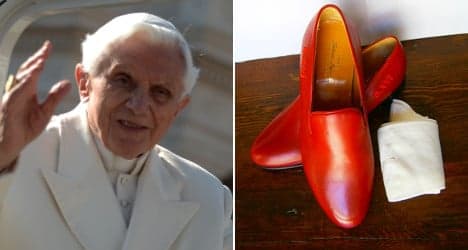 Ex-Pope's shoes kick up storm in Granada