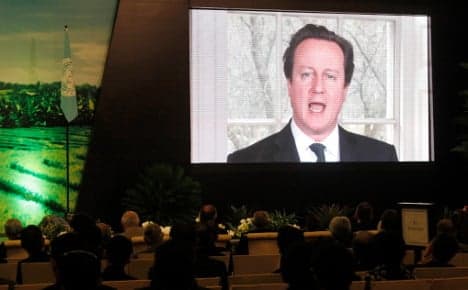 Cameron starts 'EU treaty change' tour