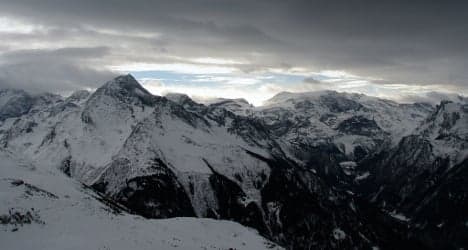 Four skiers die in French Alps avalanches