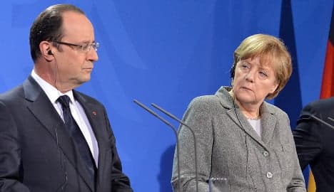 French attacks on Merkel up heat on Hollande