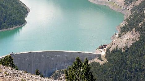 Swiss dam fault kills thousands of trout