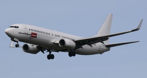 Norwegian air mulls Irish registries to cut costs