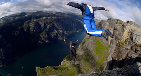 Norwegian base jumper dies in Bern cliff crash
