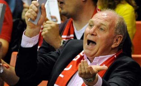 Bayern boss Hoeneß steps down - for now