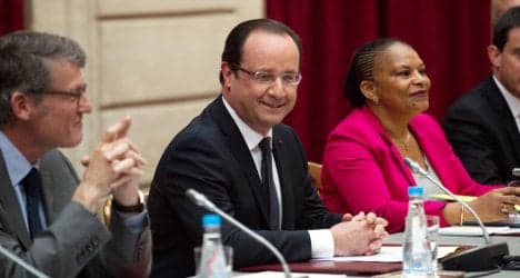 Hollande plans reforms to 'change face of France'