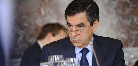 Fillon angers Sarkozy allies with 2017 pledge