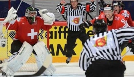 Swiss advance to world hockey semifinals