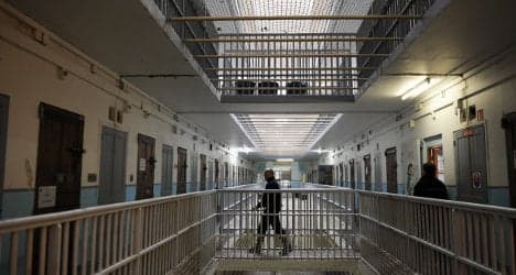 Guards rebel over record French prisoner numbers