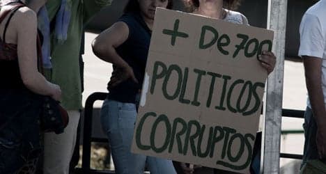 Spaniards say reporting corruption is 'pointless'