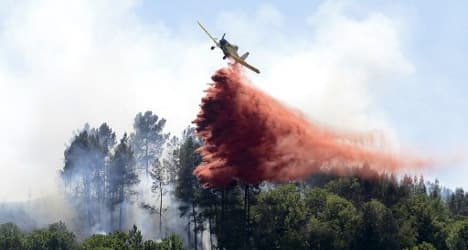 Galicia blaze sends residents fleeing