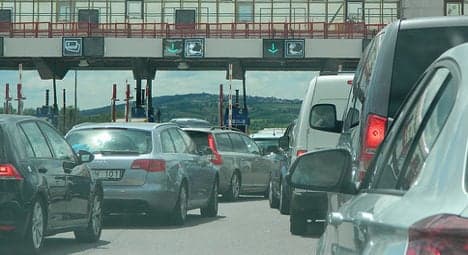 France braces for returning holiday traffic