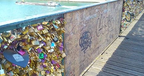 Paris 'love locks' could cause 'fatal accident'