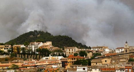 Firefighters control massive Galicia blaze