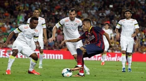 Neymar shines as Barca hit straight eight