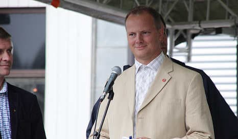 Progress calls press to protest Breivik link