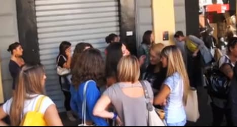 500 queue for three shop assistant jobs in Genoa