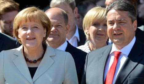Social Democrats agree to Merkel talks
