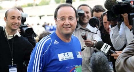 Hollande meets football chiefs for tax talks